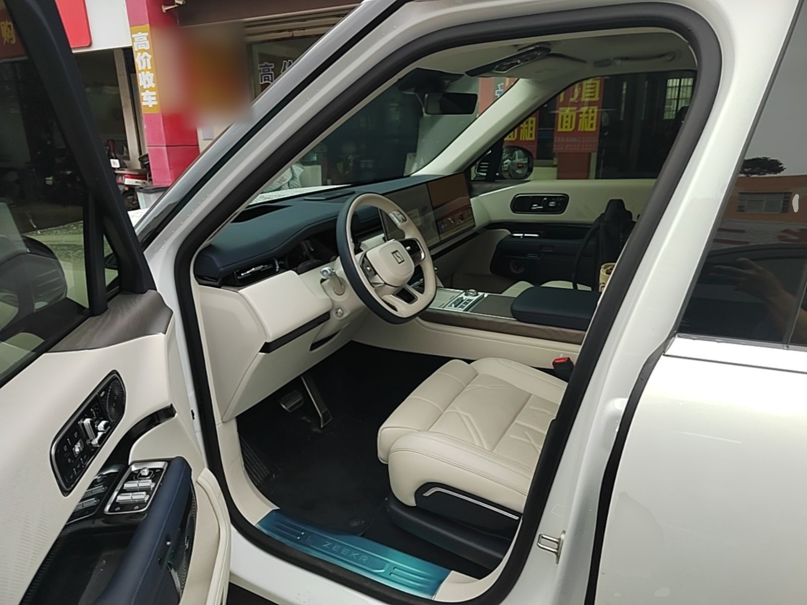 Zeekr 9X 2025 Hyper Edition 70kWh — снимка 17