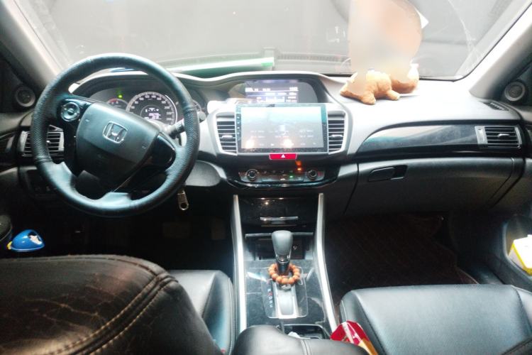 Used Honda Accord 2016 2.0L Comfort Edition Center Console