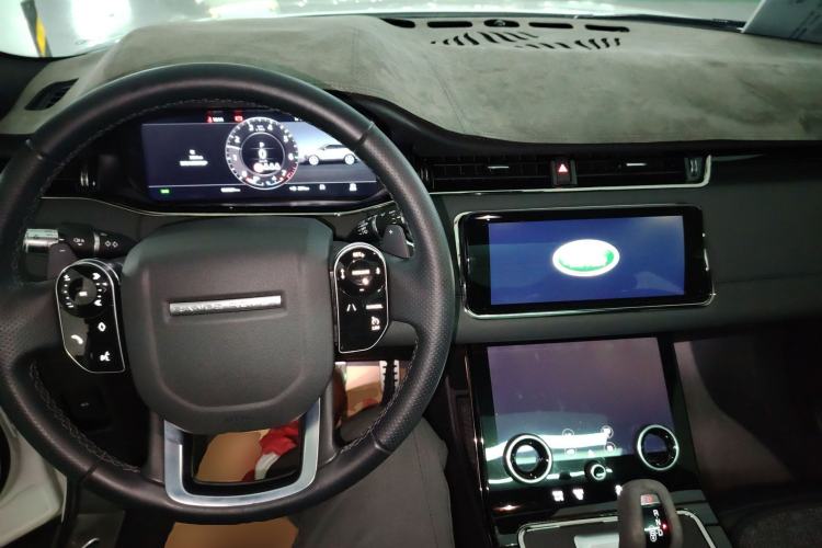 Used Land Rover Range Evoque 2020 249 PS R-DYNAMIC SE Sport Technology Edition Center Console