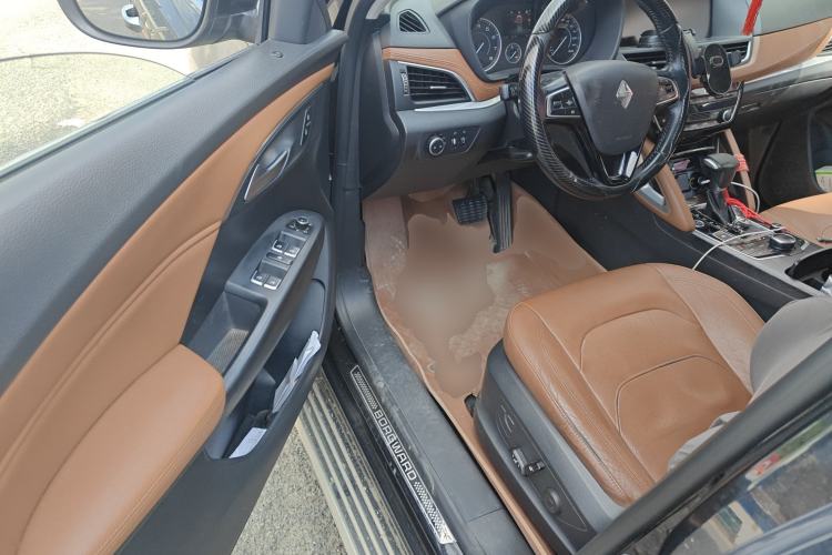 Used BORGWARD BX7 2016 28T Two-Wheel Drive Luxury Version 5 Seats
