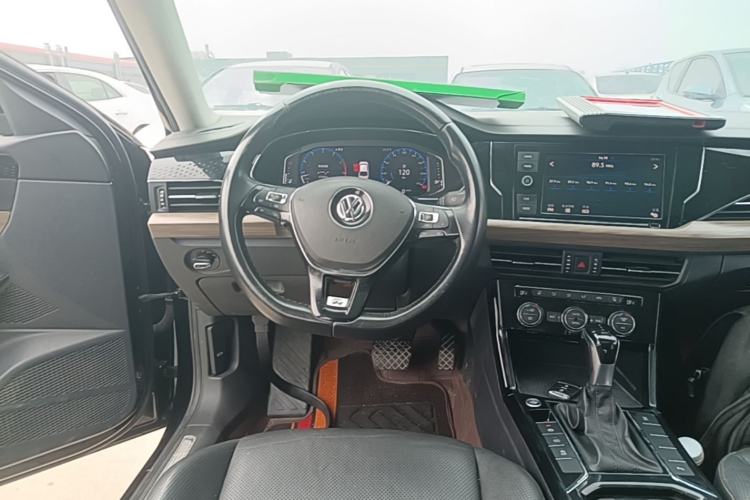 Used Volkswagen Passat 2019 330TSI Luxury Edition China VI Standard Steering Wheel