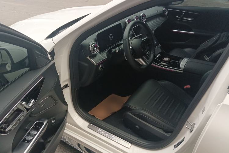 Used Mercedes-Benz C-Class 2022 Restyled C 260 L Sport Edition Driver Seat