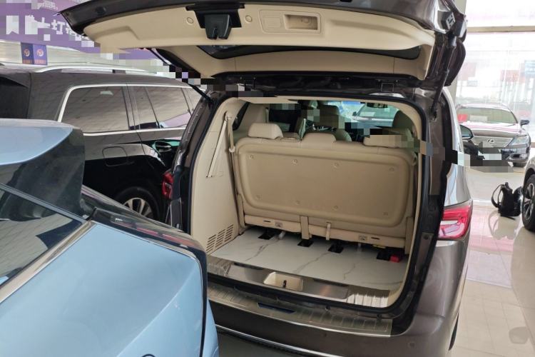 Used Buick GL8 2023 Facelifted Land Cruiser Executive Luxury Version