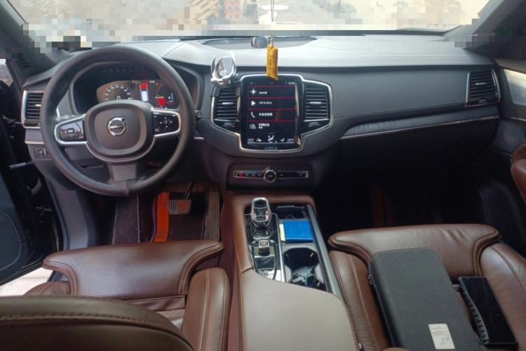 Used Volvo XC90 New Energy 2022 E-Drive Hybrid T8 Luxury Flagship 7-Seater Center Console