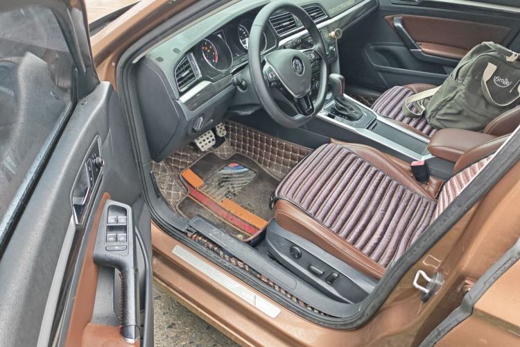 Used Volkswagen Lamando 2015 280TSI DSG Luxury Edition Driver Seat