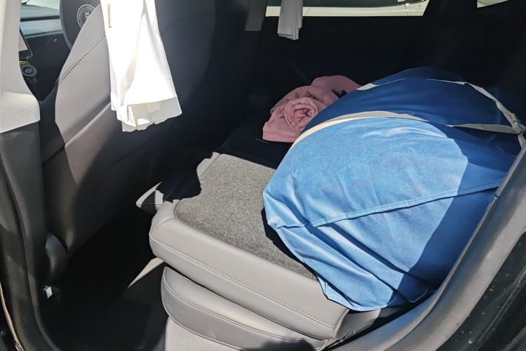 Used Tesla Model Y 2023 Long-Range All-Wheel-Drive Version
