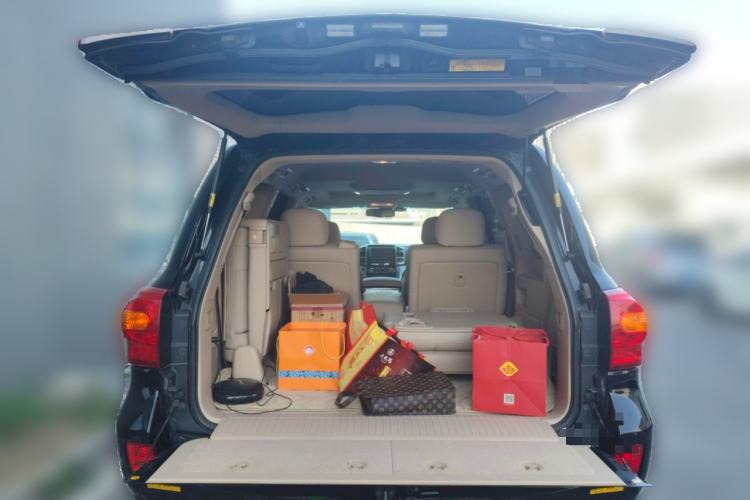 Used Toyota Land Cruiser 2012 4.6L Automatic VX-R Trunk