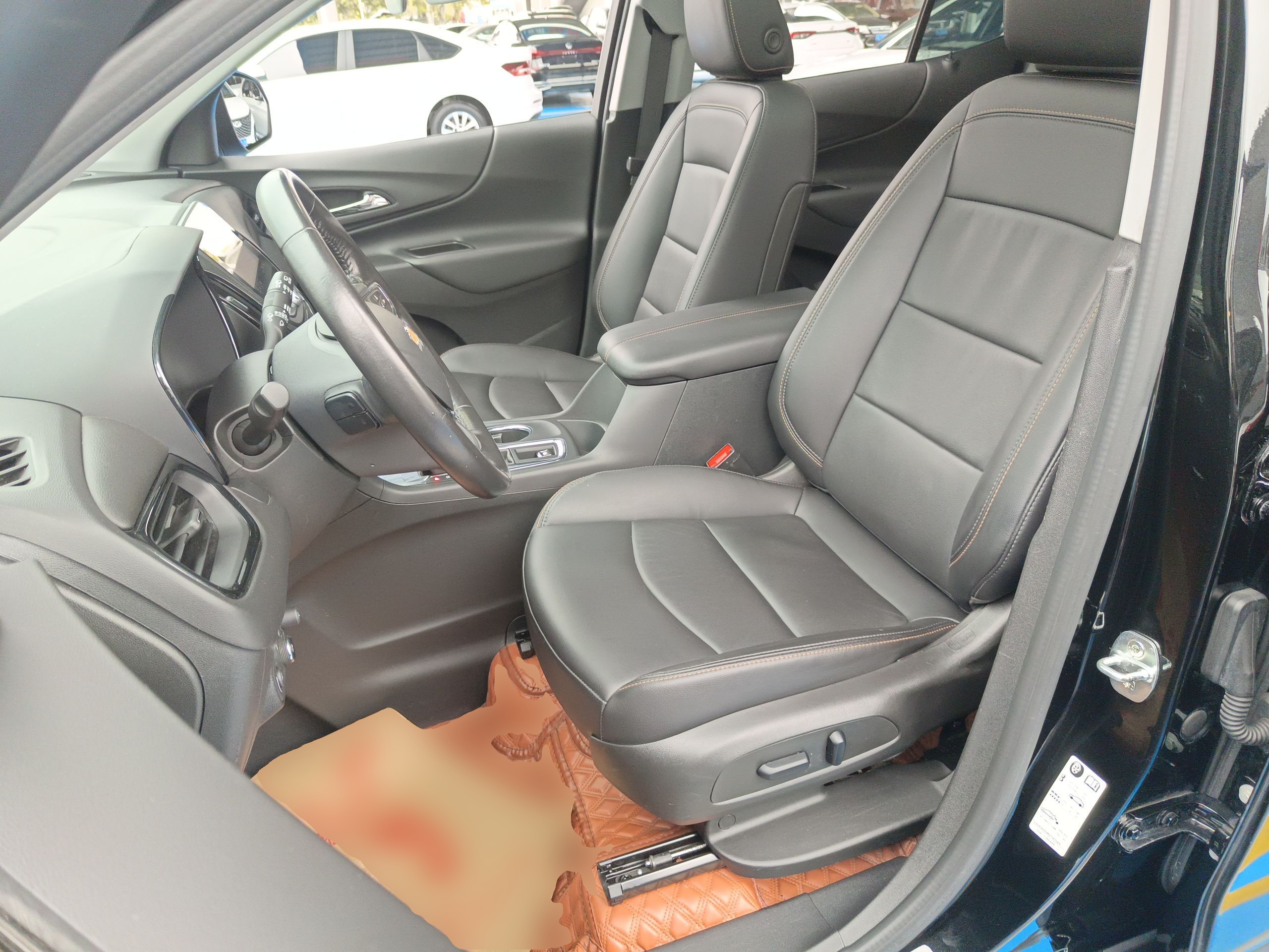 Переднее сиденье в автомобиле