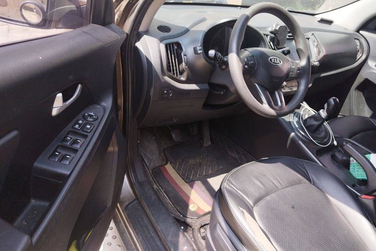 Used Kia Sportage R 2012 2.0L Manual Two-Wheel Drive GL Trim Driver Seat