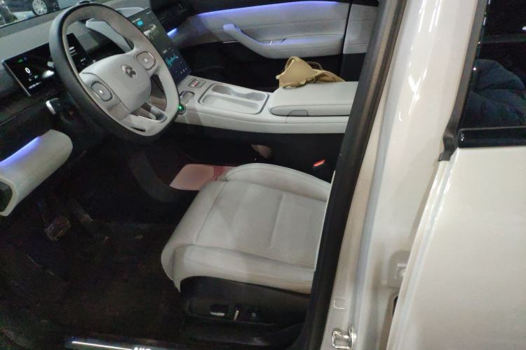 Used Nio ES6 2024 75 kWh Left Front Seat