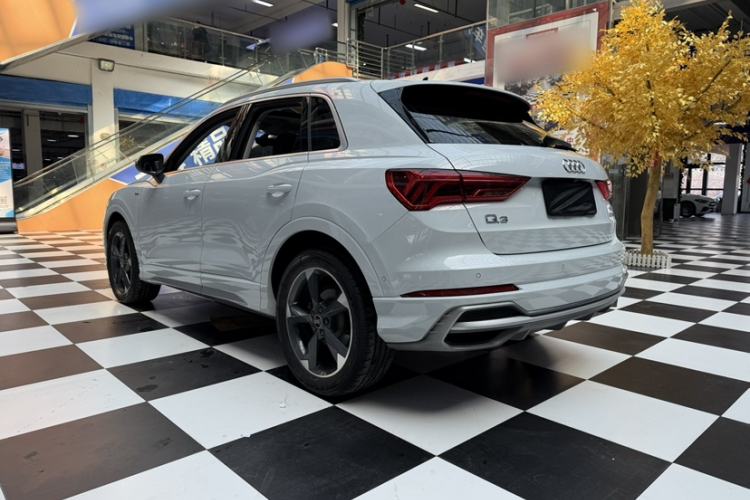 Used Audi Q3 2021 35 TFSI Progressive Dynamic Edition
