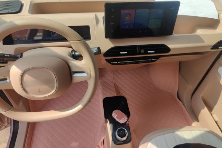 Used Geely Galaxy Panda 2023 Panda Mini 200km Endurance Bear Center Console