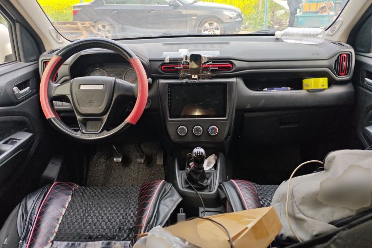 Used Dongfeng Fengon 380 2022 1.5L Comfort-Class Passenger Vehicle (Steel Spring) with 5 Seats