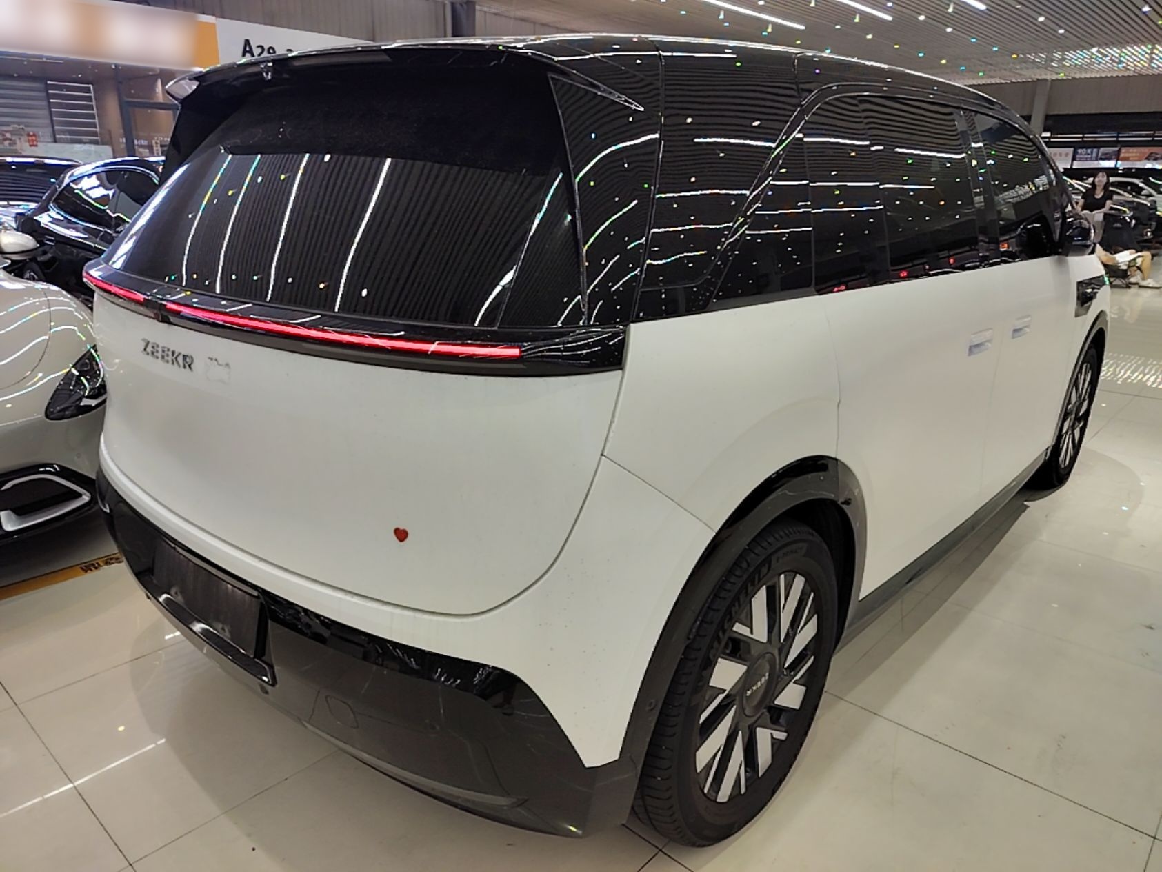 Zeekr MIX 2025 Long-Range Intelligent Driving Edition — снимка 6