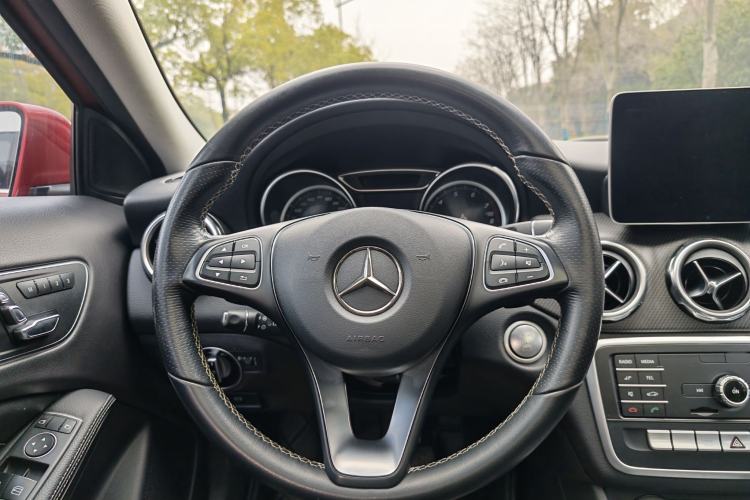 Used Mercedes-Benz GLA 2018 GLA 200 Sport Edition Steering Wheel