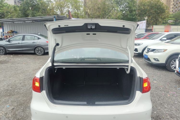 Used Volkswagen Sagitar 2014 Revised Version 1.4TSI Automatic Luxury Edition Trunk