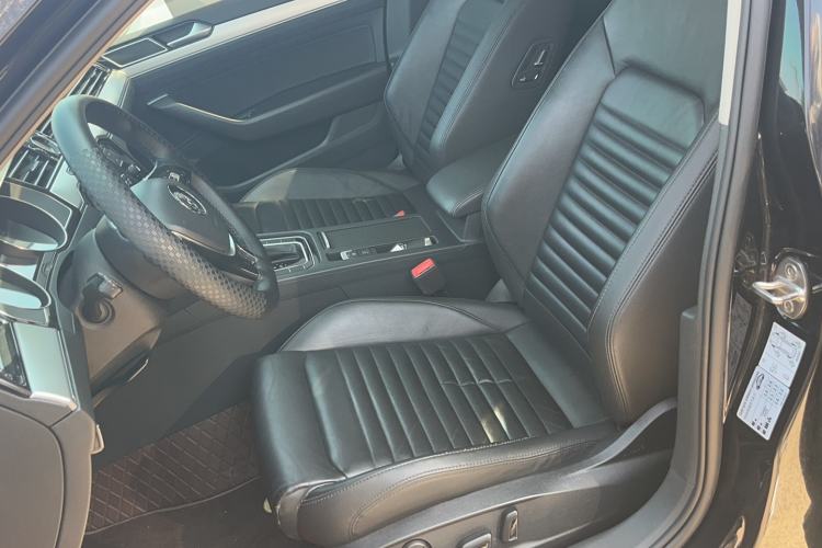 Used Volkswagen Magotan 2018 330TSI DSG Advanced Model Left Front Seat