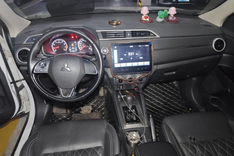 Used Mitsubishi ASX 2020 2.0L CVT Smart Edition Center Console