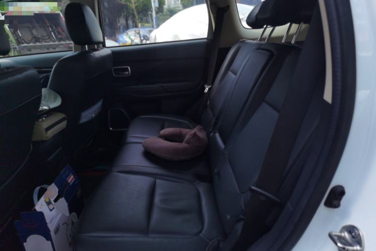 Used Mitsubishi Outlander 2018 2.0L Two-Wheel Drive Glory Edition 5 Seats
