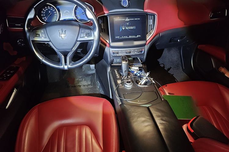 Used Maserati Ghibli 2019 3.0T Standard Version China V Emission Standard Center Console