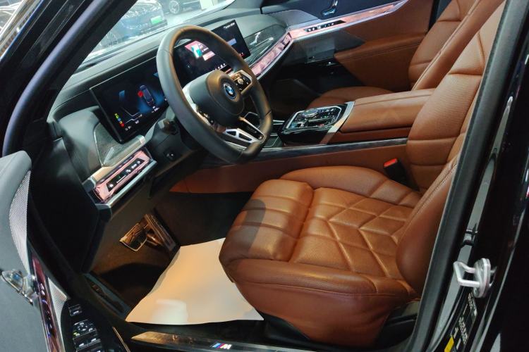 Used BMW i7 2023 eDrive50L Prestige M Sport Package Left Front Seat