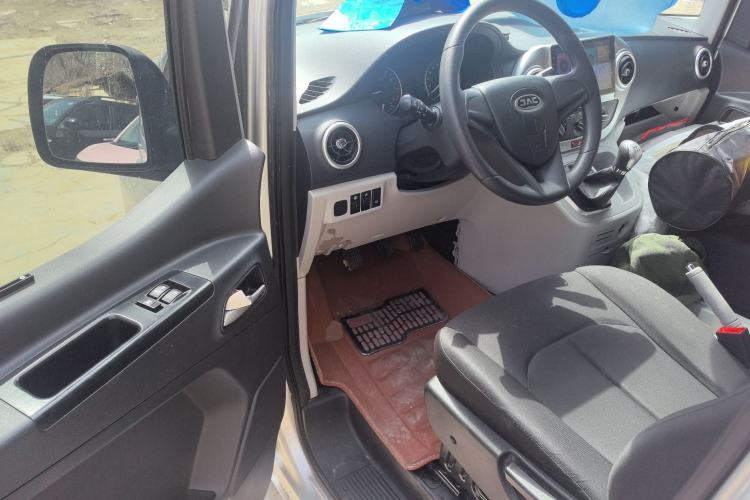 Used JAC Refine M3 2023 PLUS 1.5T 5/7-seat Classic Edition Driver Seat