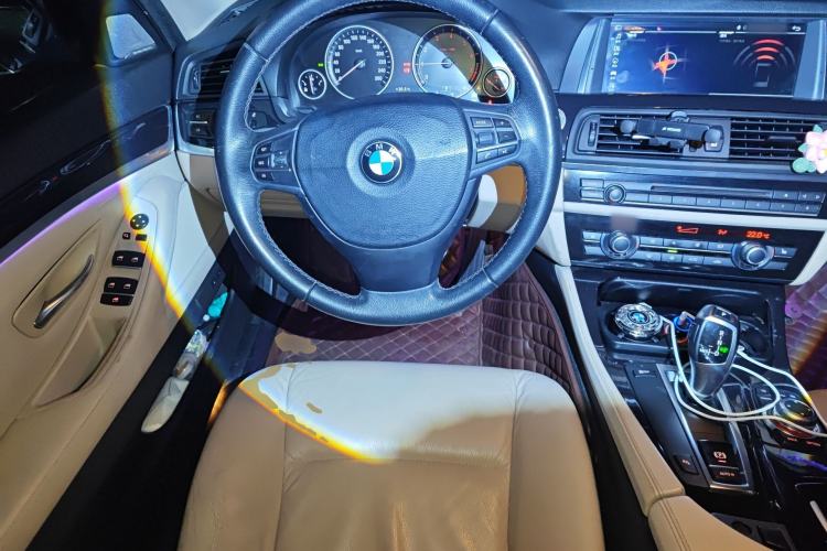 Used BMW 5 Series 2011 523Li Leading Model Steering Wheel