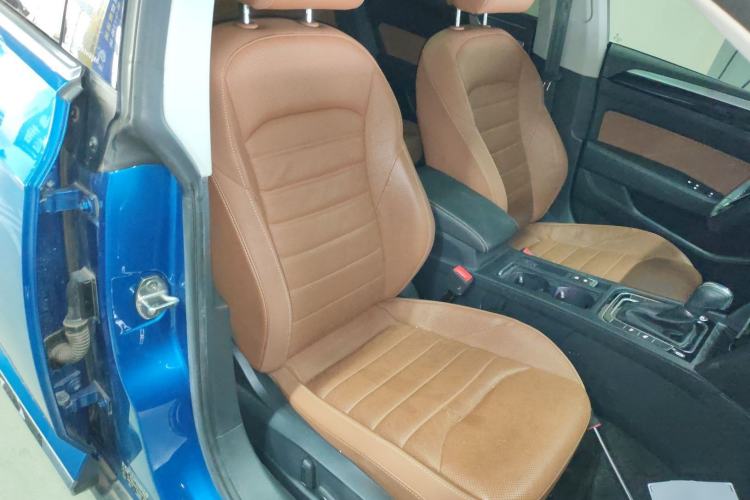 Used Volkswagen FAW-Volkswagen CC 2021 Estate Car 380TSI Vizion Edition Right Front Seat