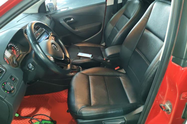 Used Volkswagen Polo 2016 1.6L Automatic Comfort Model
