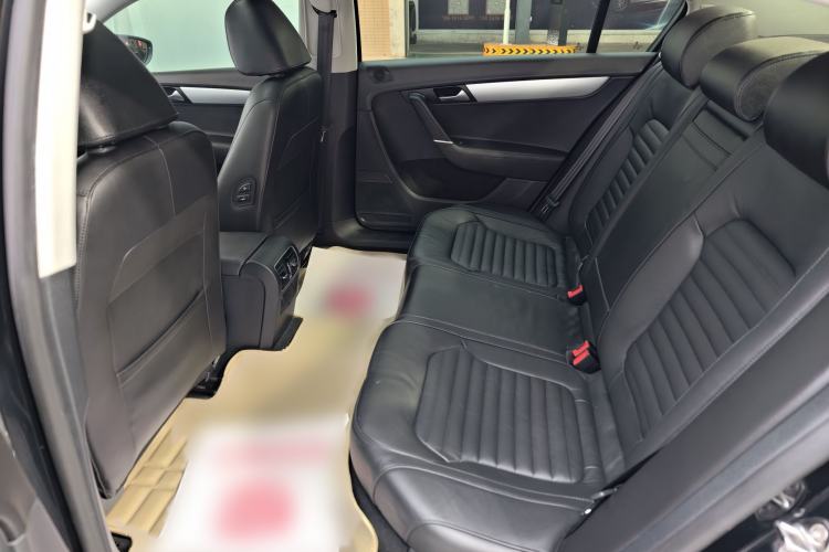 Used Volkswagen Magotan 2015 1.8TSI Advanced Model
