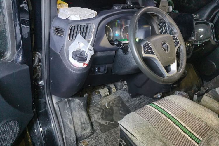 Used Foton Toano 2023 Joy Elephant Multi-Function Model Cummins 2.8T Automatic Long Wheelbase Mid-Roof Design Rear Single Tire Available in 5/6/7/9-Seater Configurations Steering Wheel