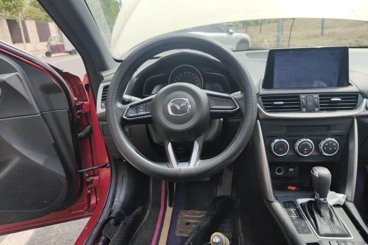 Used Mazda CX-4 2018 2.0L Automatic Two-Wheel Drive Blue Sky Dynamic Version China VI Standard Steering Wheel