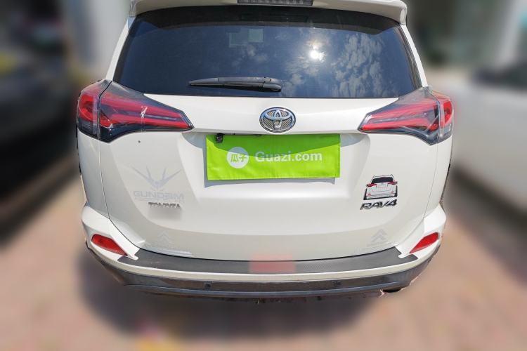 Used Toyota RAV4 2018 2.0L CVT Two-Wheel Drive Fashion X Edition