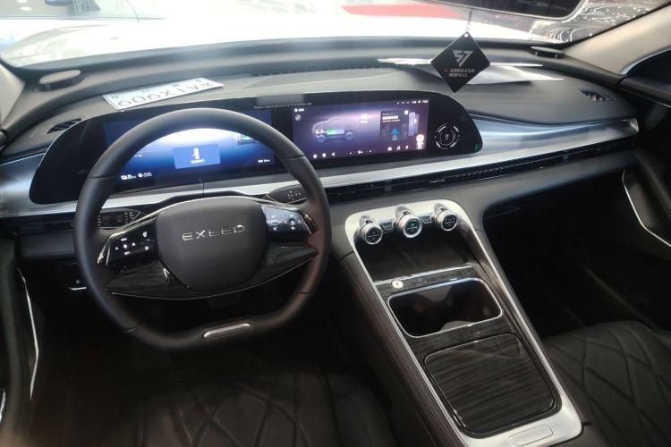 Used EXEED Stellar C-DM 2025 100 Long-Range Plus Two-Wheel Drive
