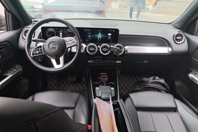 Used Mercedes-Benz GLB 2020 Facelift GLB 200 Fashion Edition Center Console