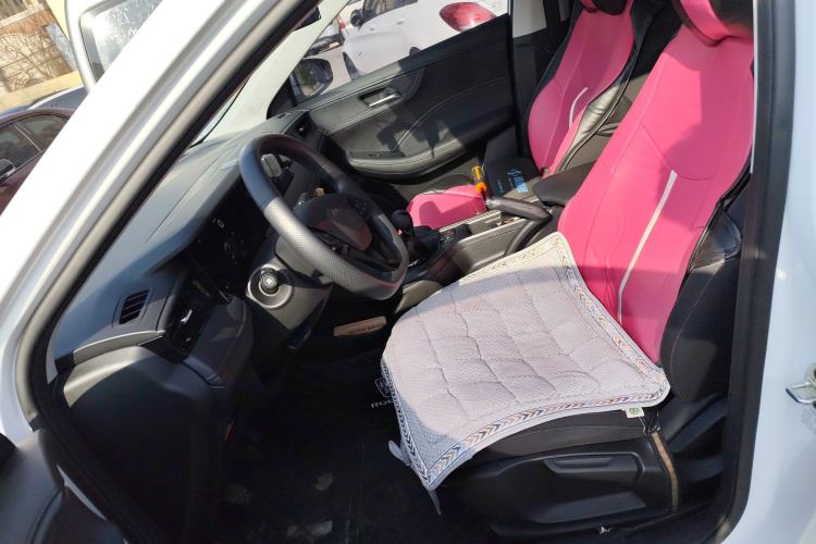 Used Roewe i5 2023 1.5L Manual Comfort Edition
