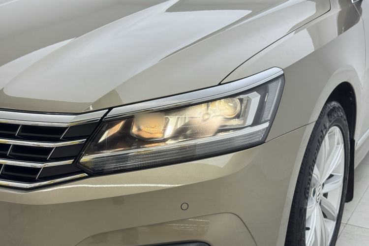 Used Volkswagen Passat 2017 330TSI DSG Luxury Edition
