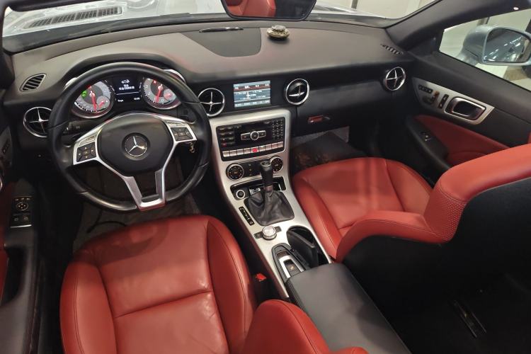 Used Mercedes-Benz SLK-Class 2011 SLK 200 Fashion Model
