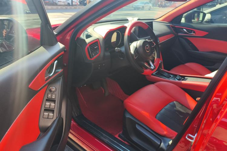 Used Mazda CX-4 2021 2.0L Automatic Two-Wheel Drive Blue Sky Dynamic Edition Driver Seat