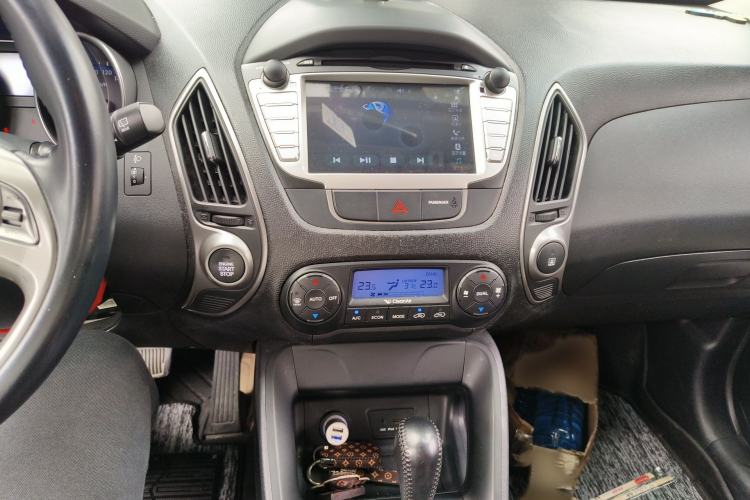 Used Hyundai ix35 2013 2.0L Automatic Two-Wheel Drive Smart GLS China IV Standard Audio And AC Panel