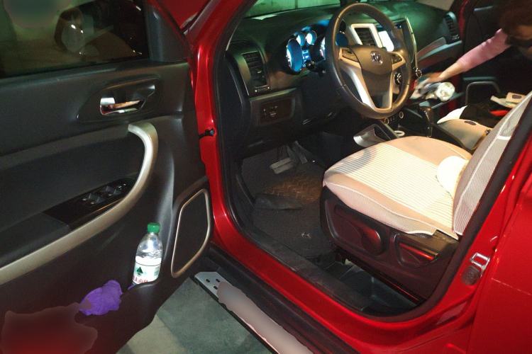 Used CHANGAN CS35 2014 1.6L Automatic Luxury Model China IV Standard Driver Seat