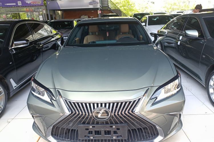 Used Lexus ES 2020 200 Excellence Edition
