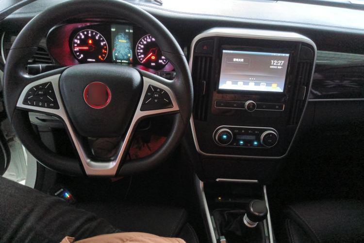 Used BYD Song MAX 2017 1.5T Manual Smart Connect Luxury 7-Seater