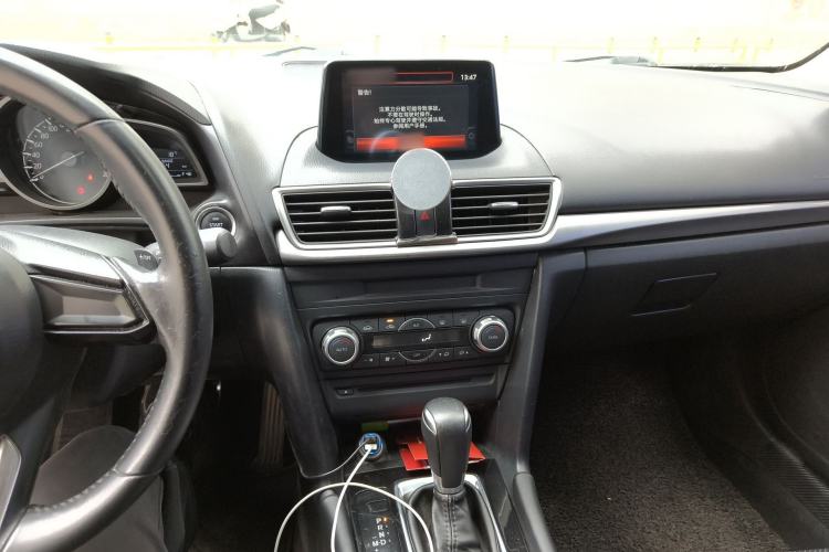 Used Mazda 3 Axela 2017 Hatchback 2.0L Automatic Luxury Model Emission Standard China V