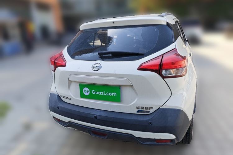 Used Nissan Kicks 2018 1.5L CVT Smart Connect Deluxe Edition
