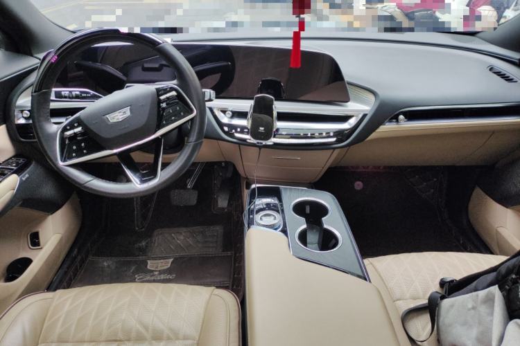 Used Cadillac LYRIQ 2022 Rear-Drive Long-Range Prestige Edition Center Console