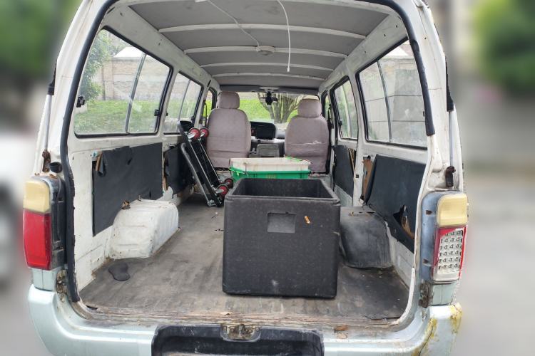 Used Jinbei Hiace 2014 2.0L 5th-Gen Power King Comfort Version V19