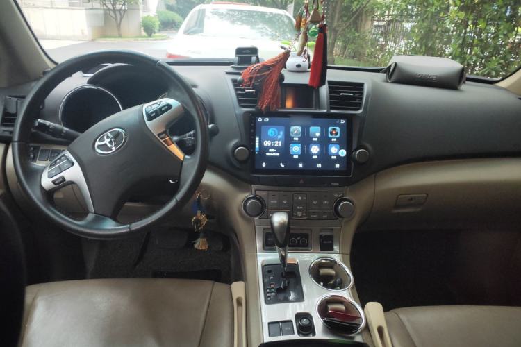 Used Toyota Highlander 2012 2.7L Two-Wheel Drive 7-Seater Luxury Edition
