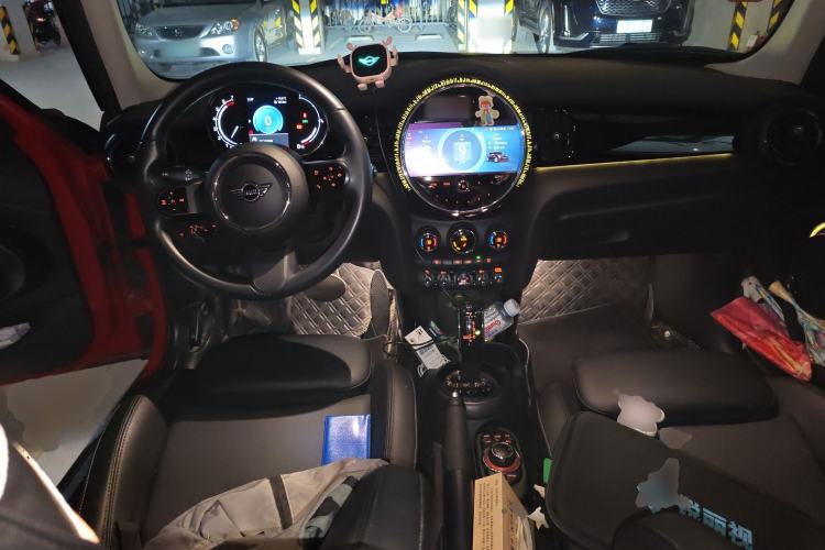 Used MINI MINI 2022 Updated 1.5T COOPER Classic Edition Five-Door Version
