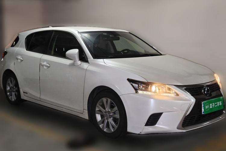 Used Lexus CT 2014 CT200h Elite Edition Monochrome Front Right 45 Deg